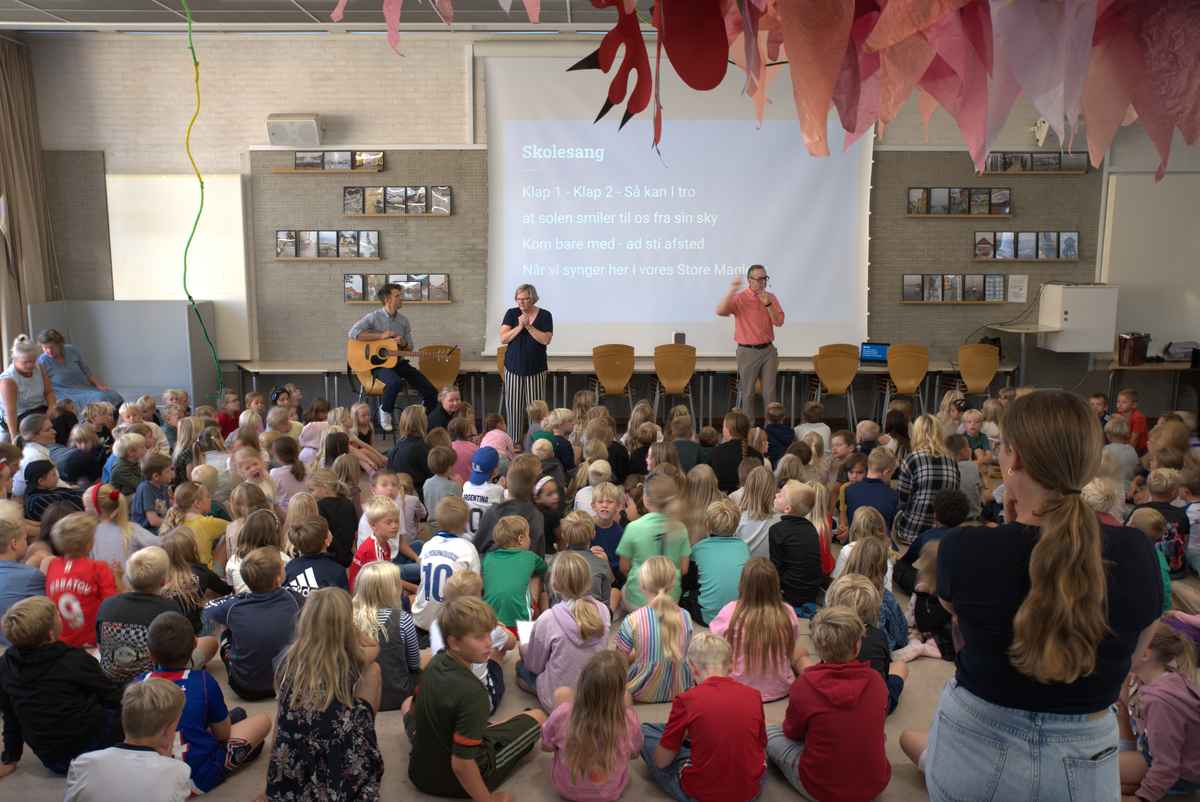 3626-1716-Morgensang_på_skolen_KM-TM-web-4