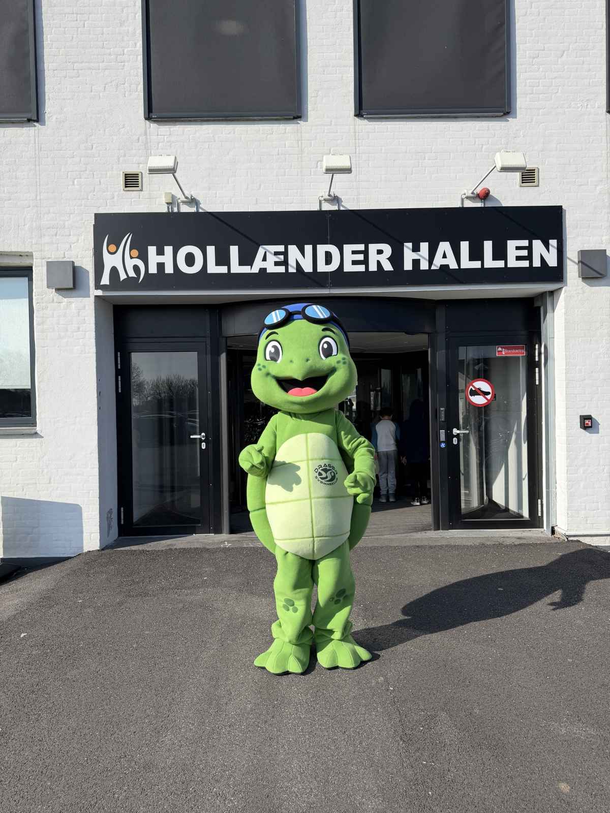 3726-0832-Plaske_Drag&oslash;r_Sv&oslash;mmeklub_Kulturnat-TM-web-1