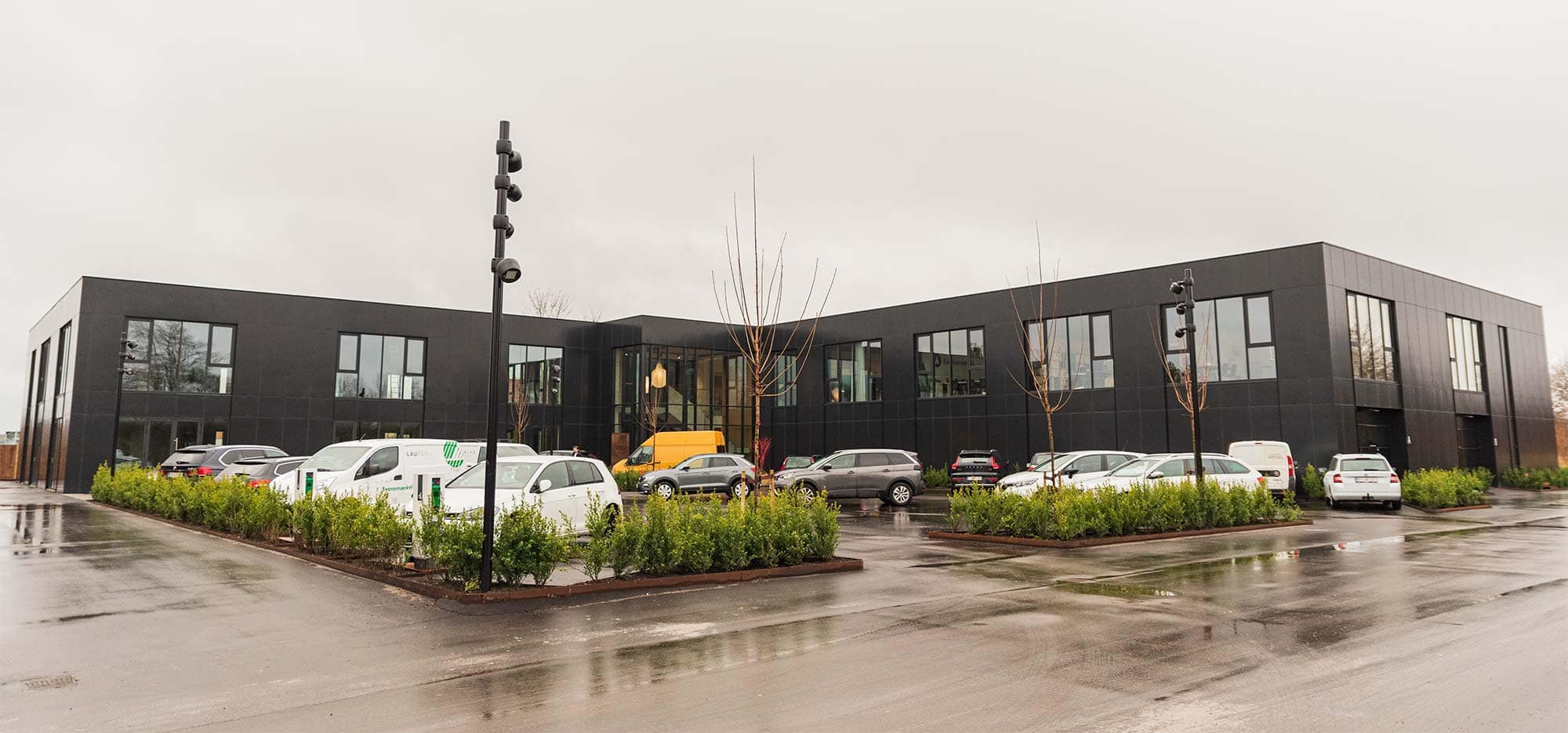 Fra flyskole til moderne erhvervskompleks