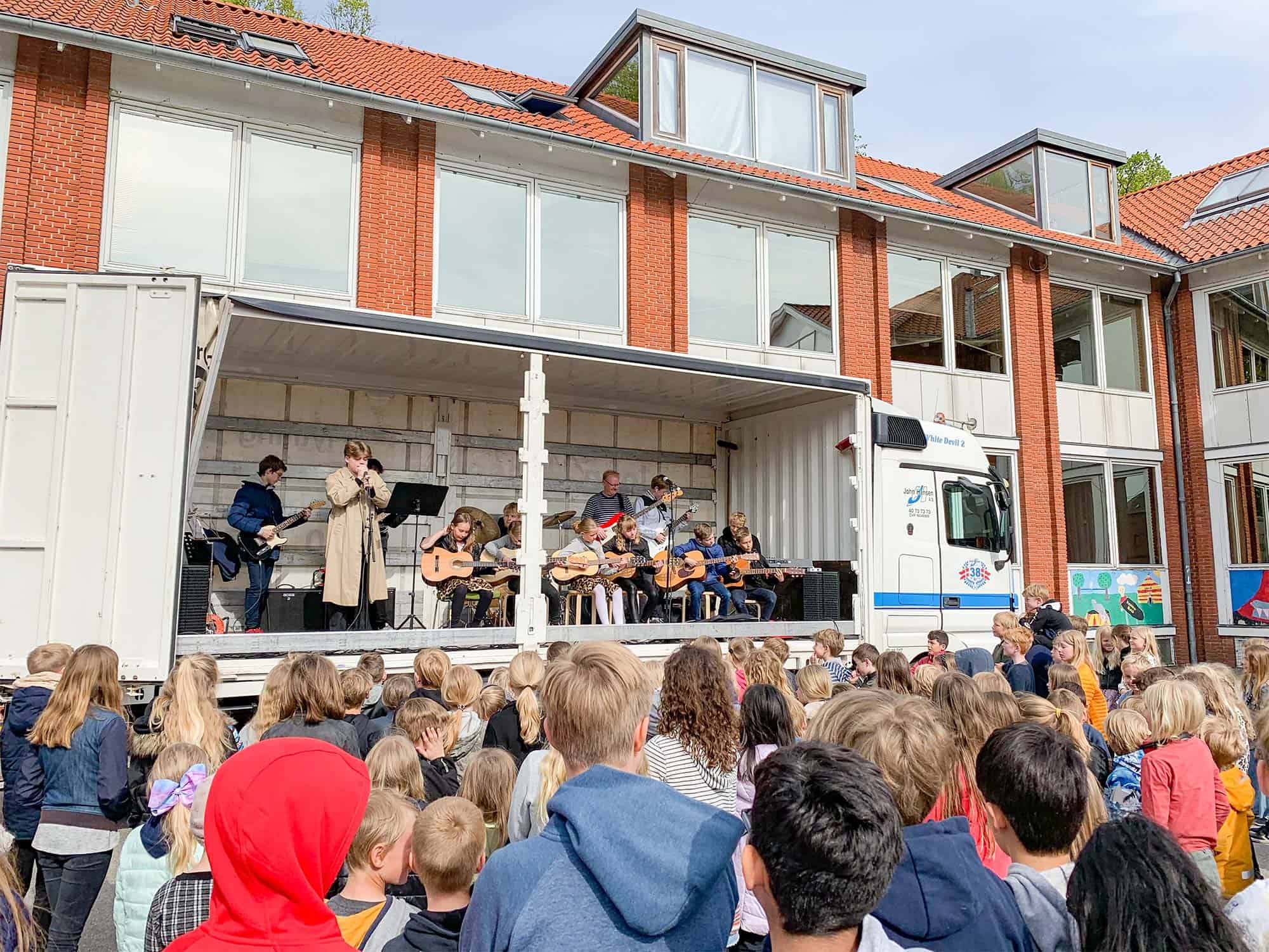 Yderligere genåbning af samfundet