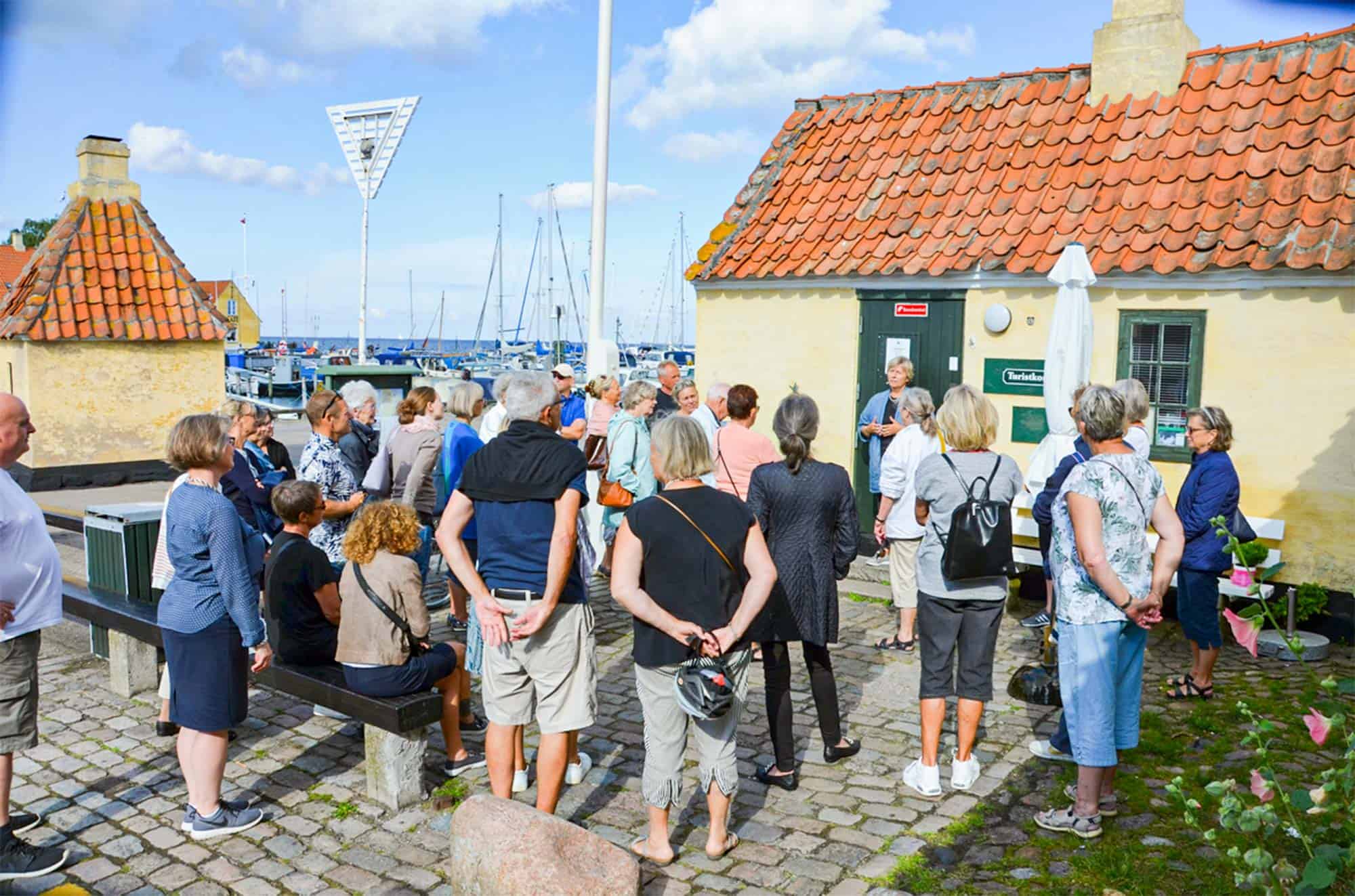 Ugens byvandringer