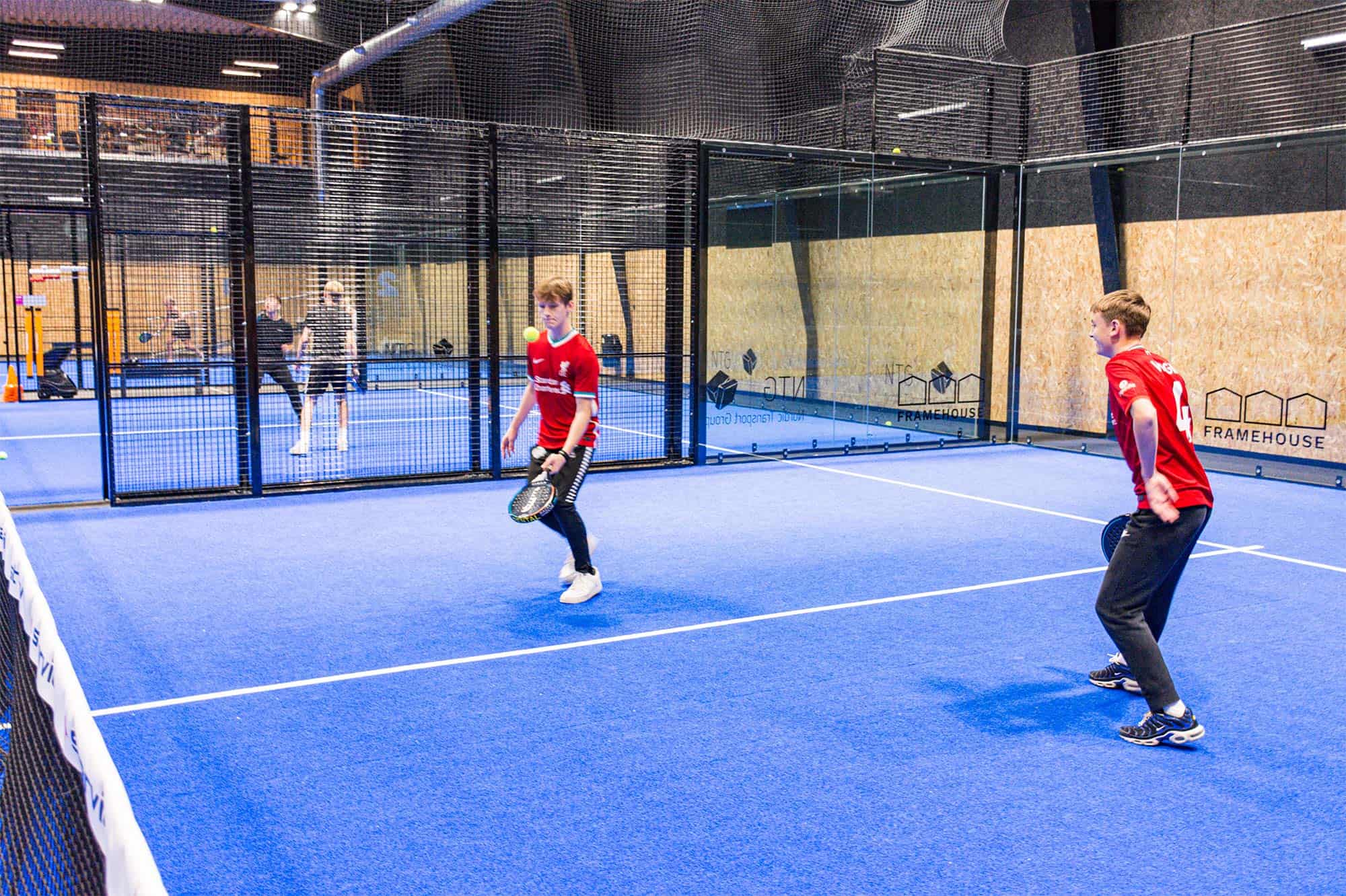 Spil padel tennis – og bliv juniortræner