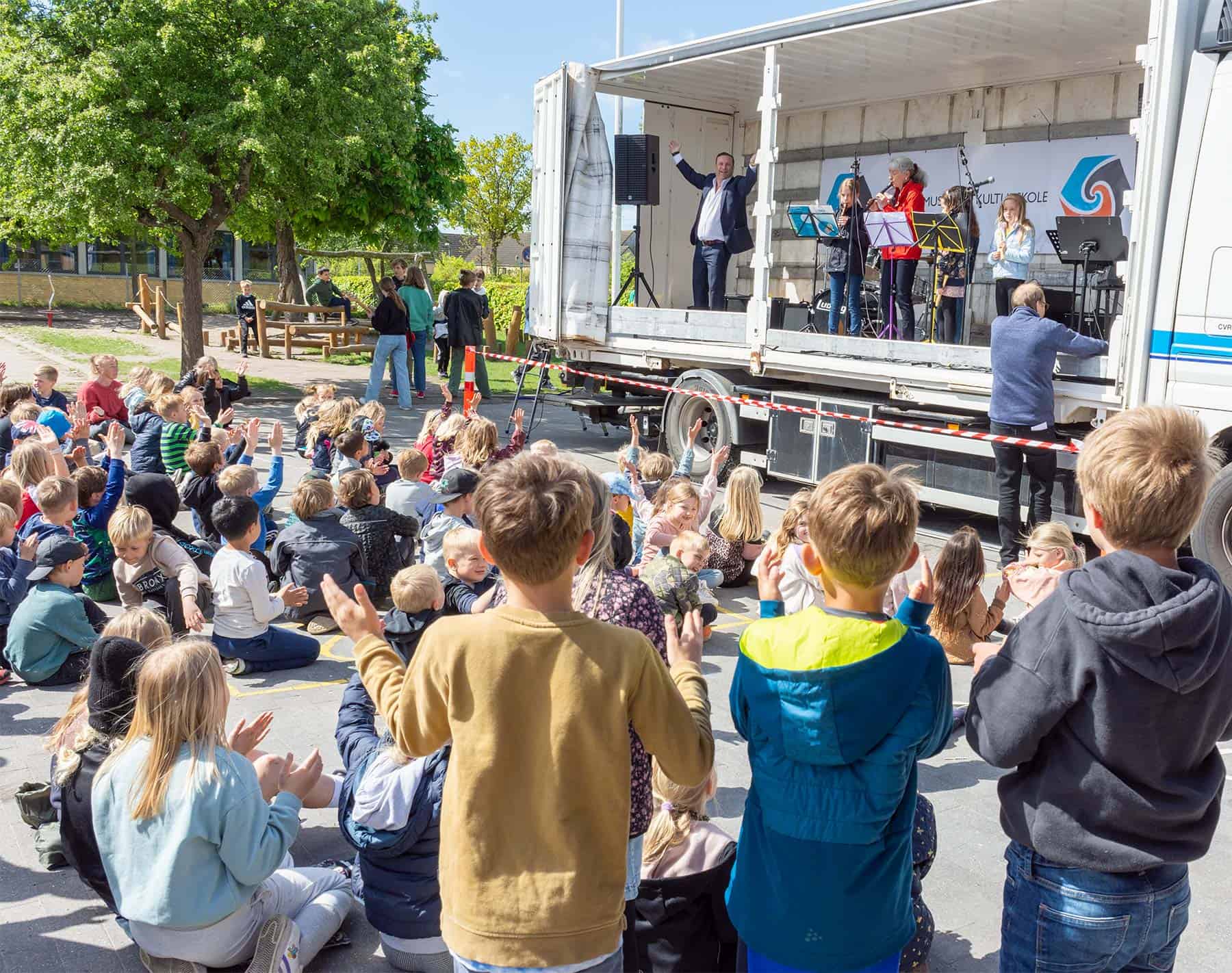 Skolegårdsturné