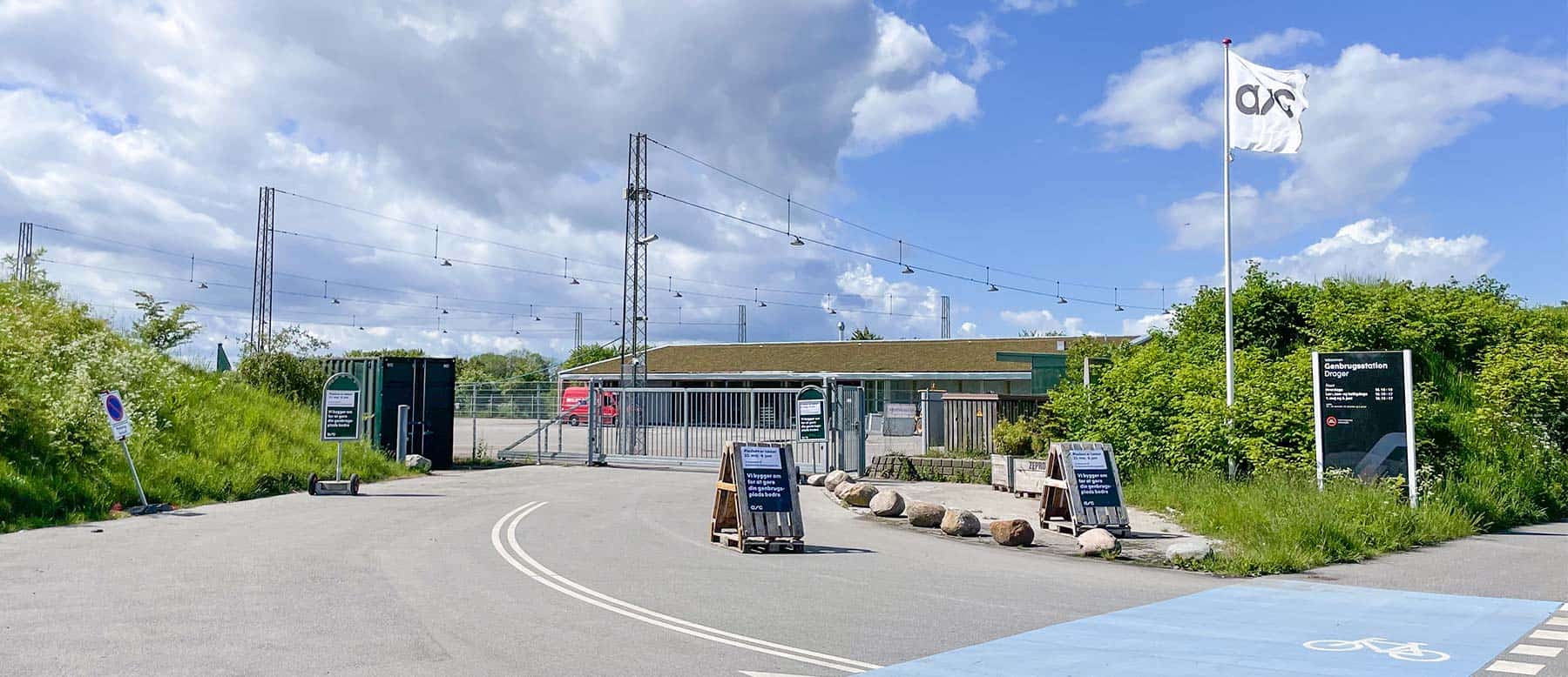Ny asfalt på genbrugspladsen