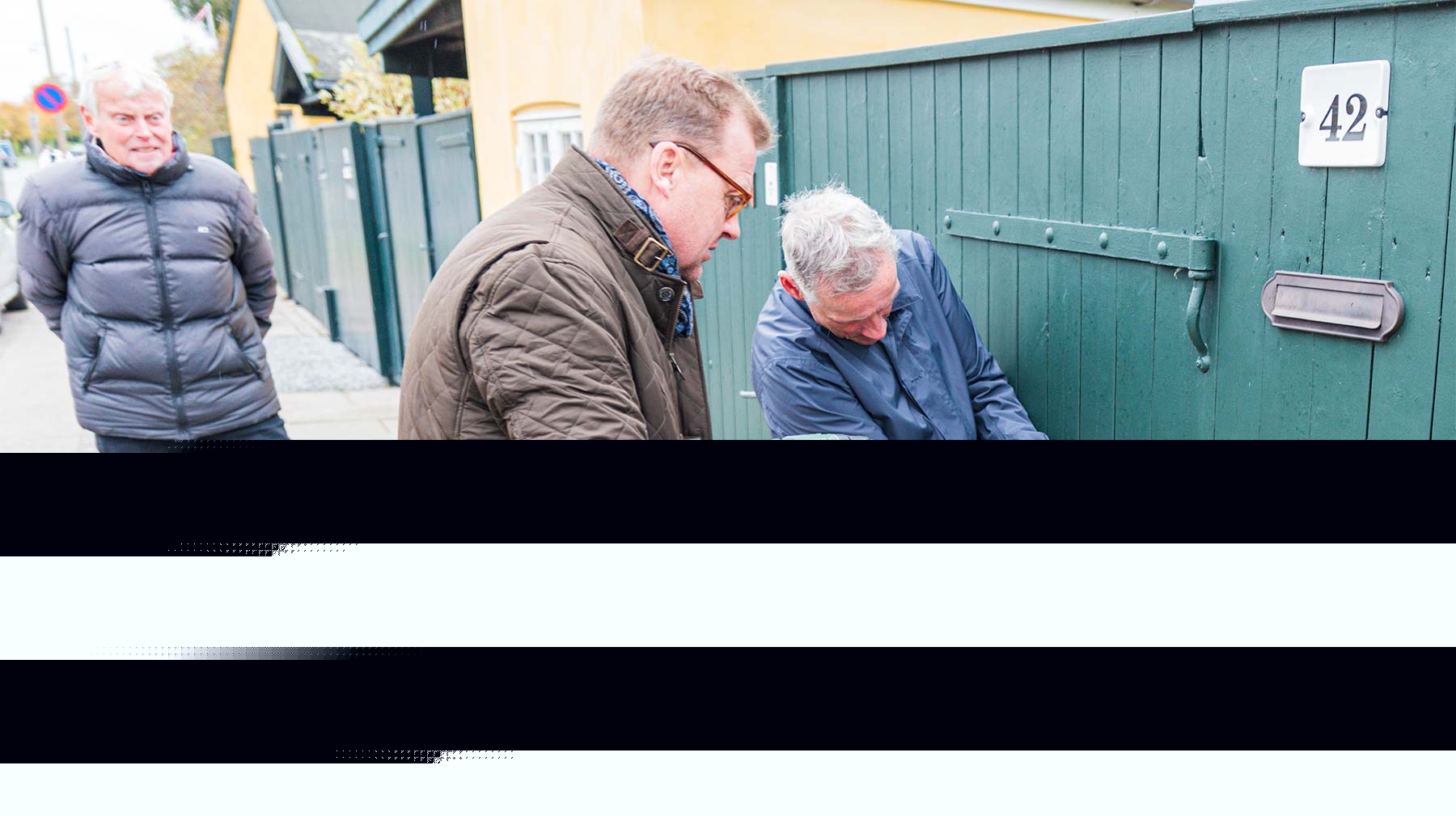 Mindeplade på plads