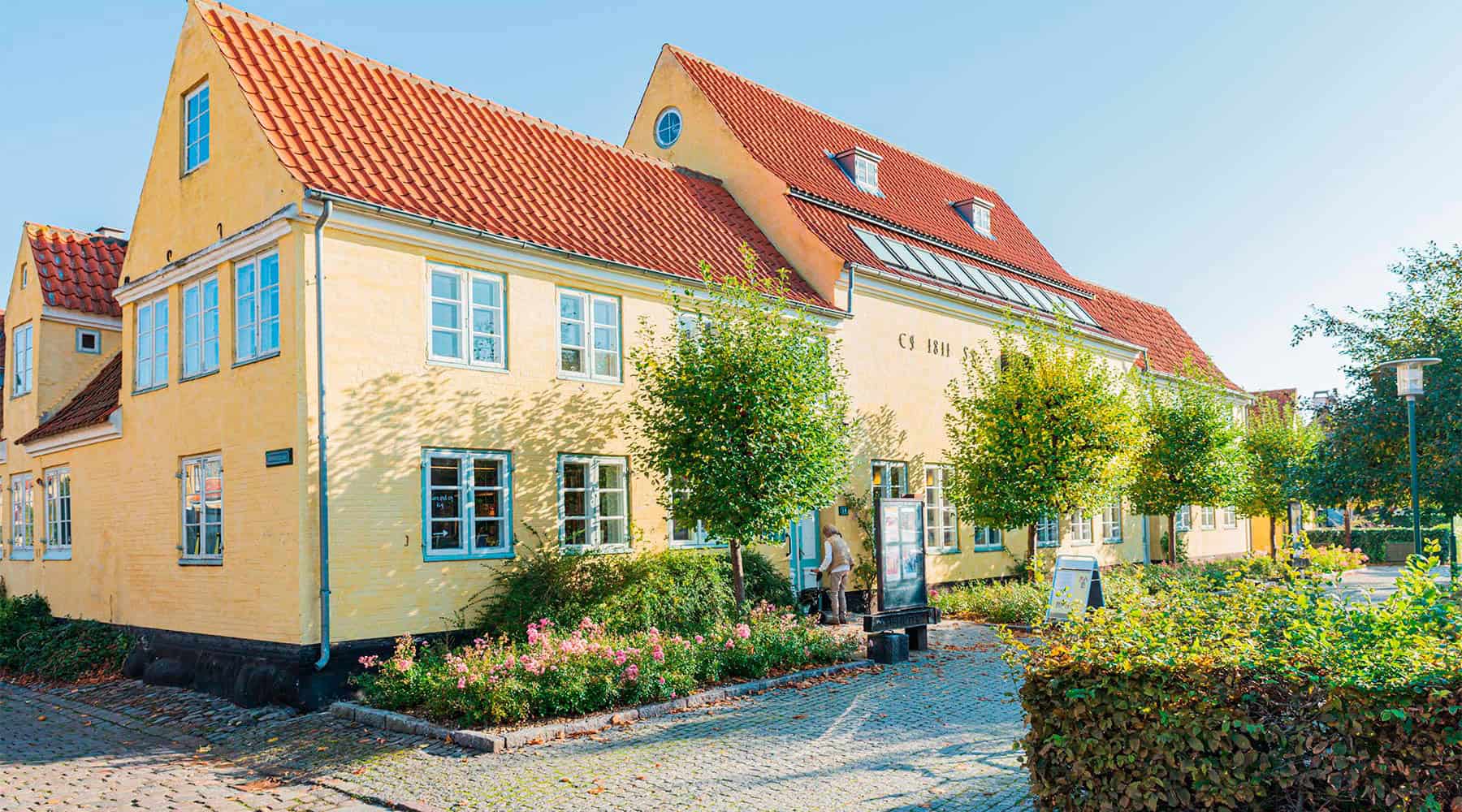 Biblioteket lukker om aftenen