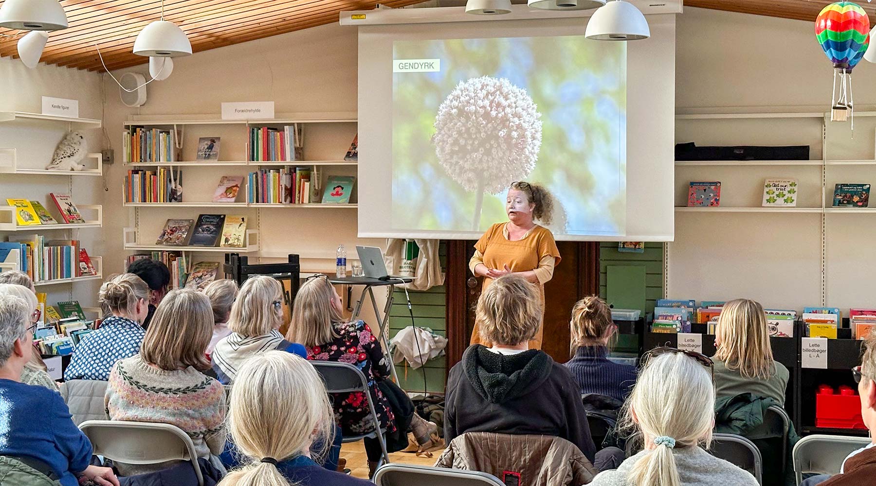 Gendyrk på biblioteket