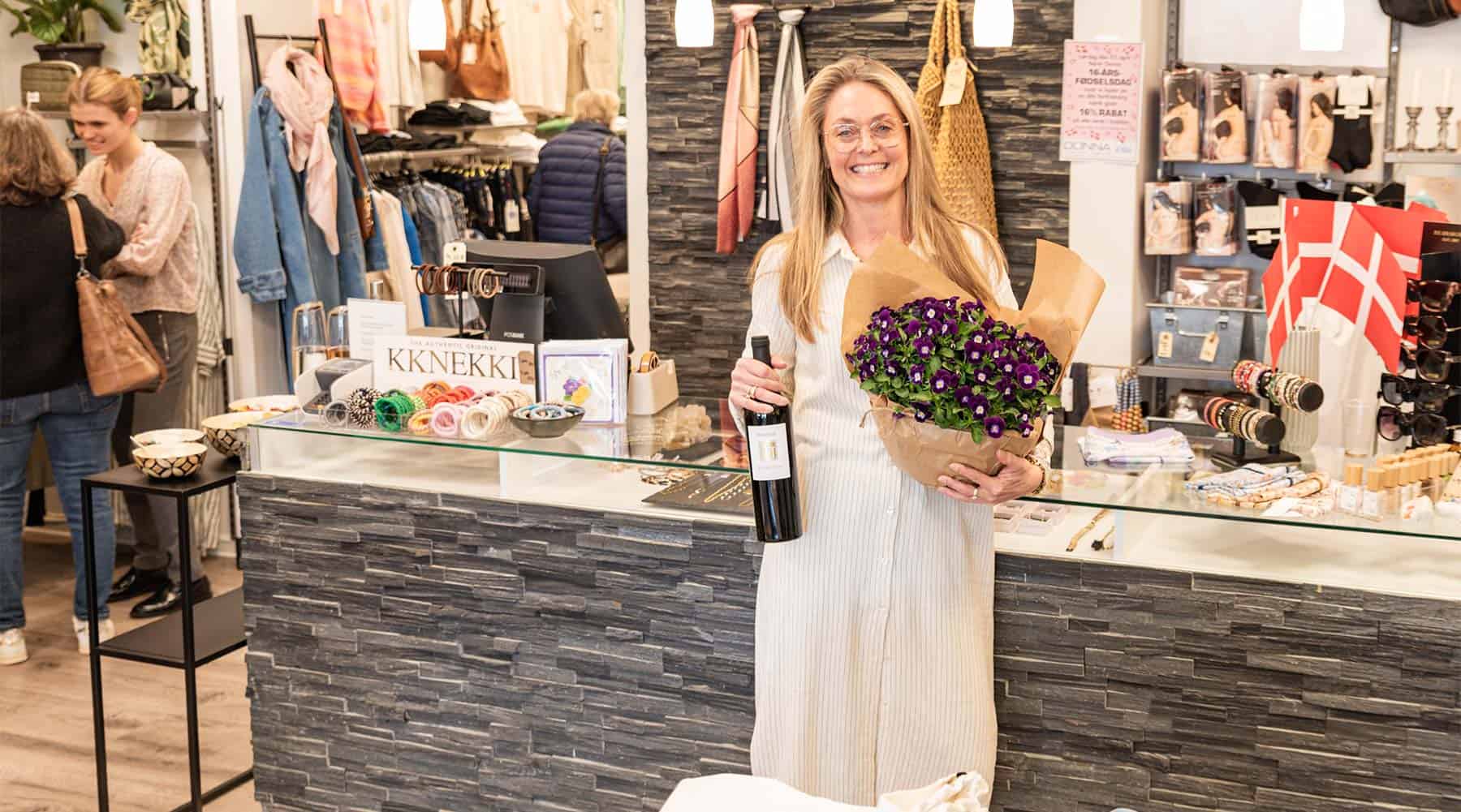 16 år med tøjbutik