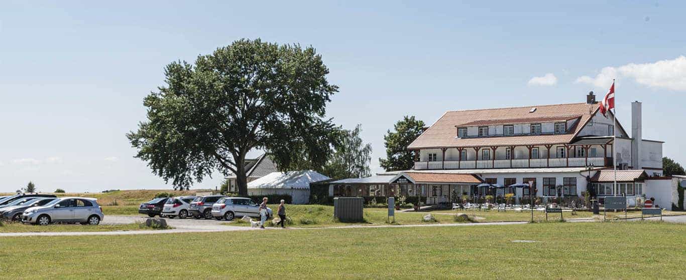 Flere parkeringspladser ved badehotellet
