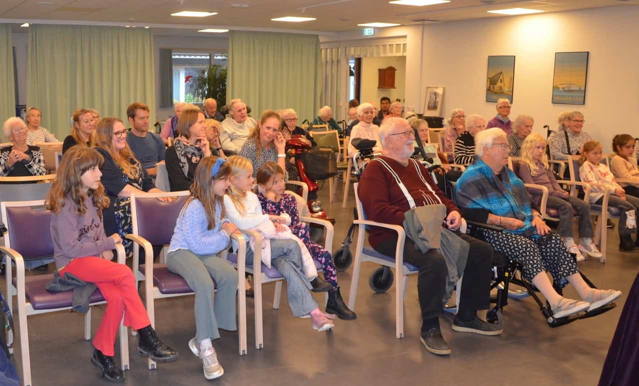 Birgit tog plejehjemsbeboere med på fantasifuld lydrejse