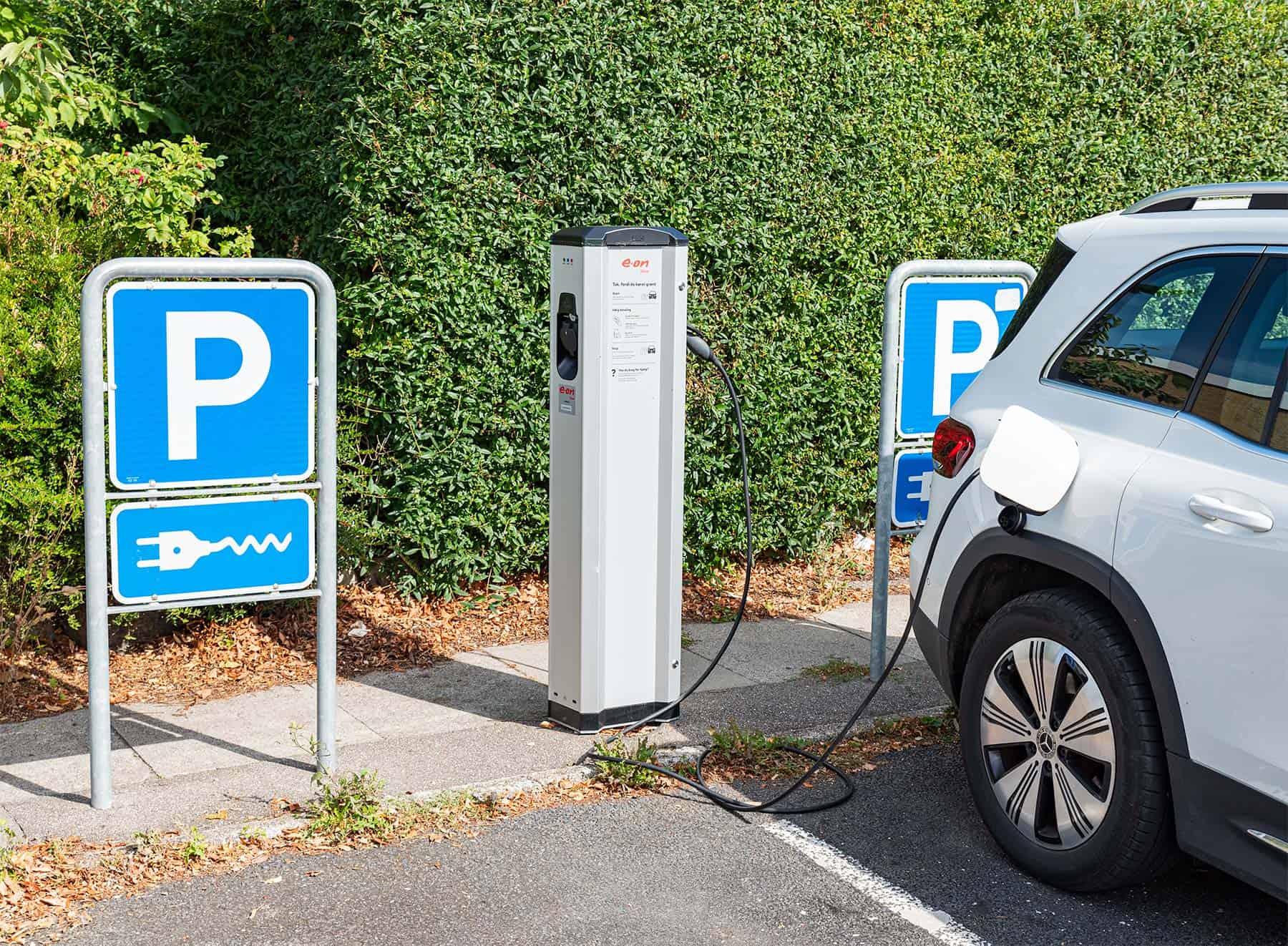 Elladestandere forventes klar til foråret