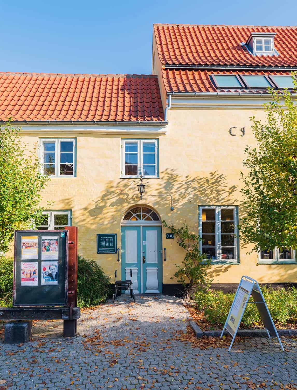 Biblioteket får løfteplatforme