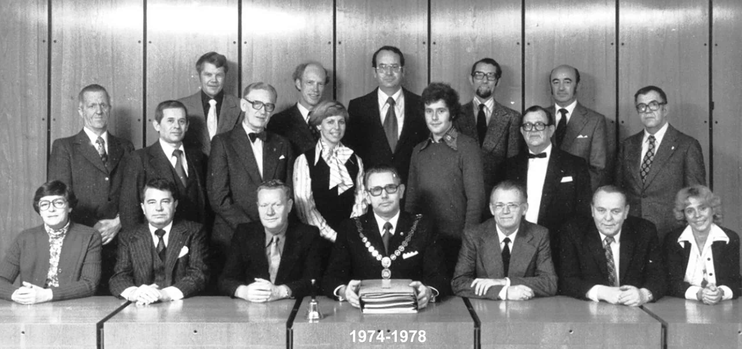 Før og efter den 1. april 1974