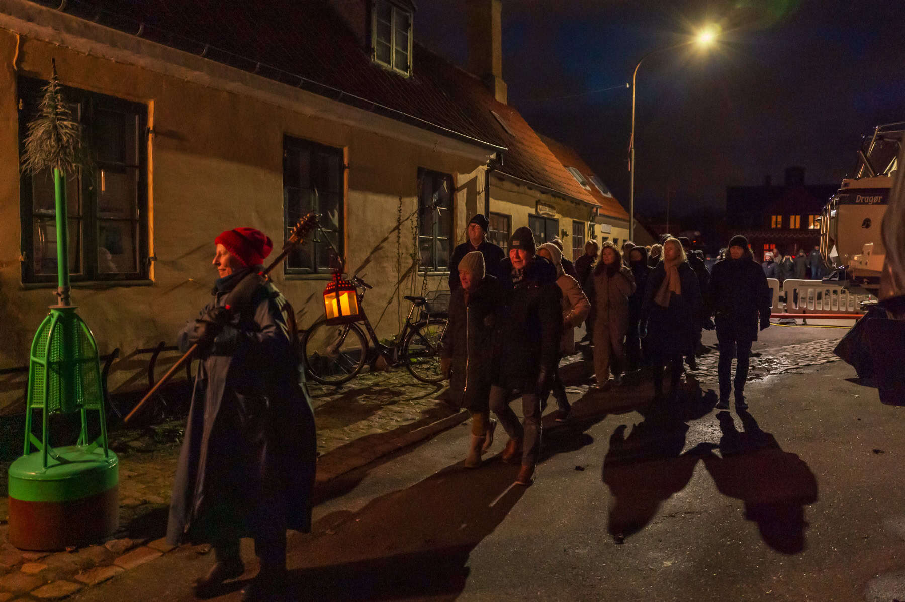 Julevandring samlede 60 trods regn