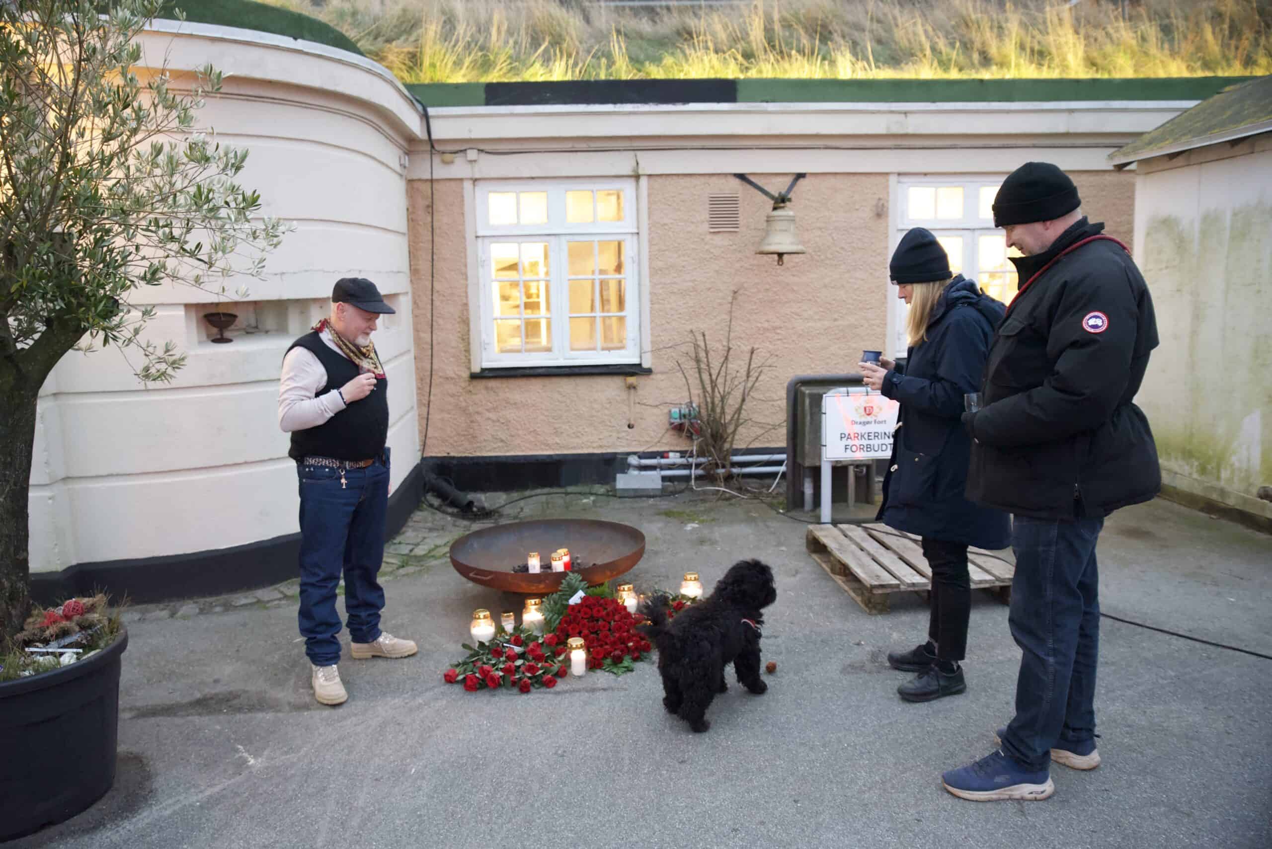 To år efter: Venner mindes René på drabsstedet