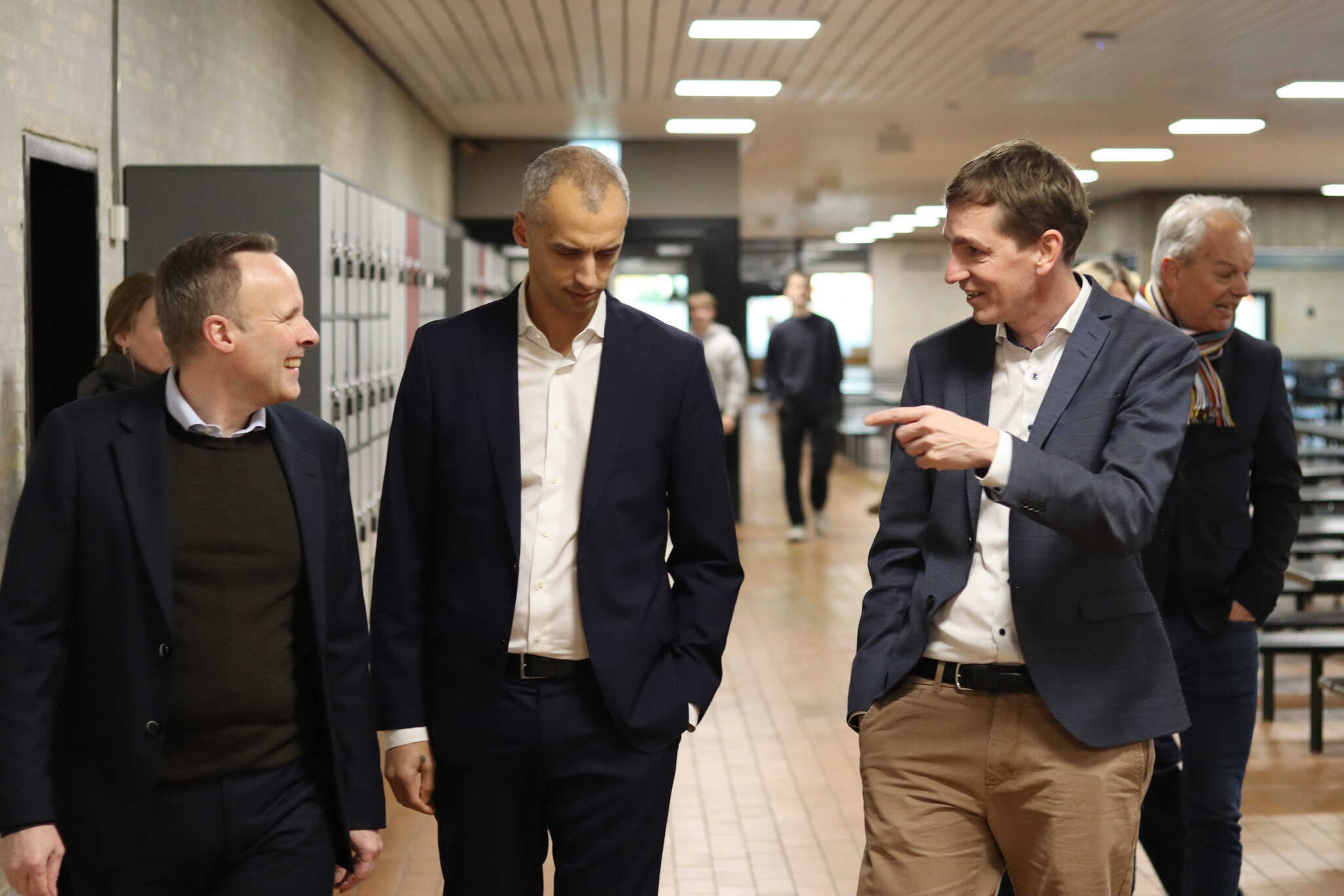 Undervisningsminister på gymnasiebesøg