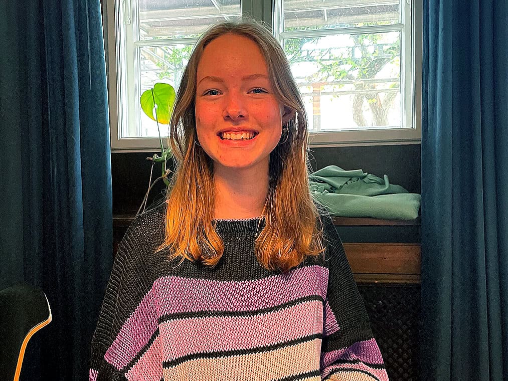 Celine skal konfirmeres, men ikke sammen med sin klasse