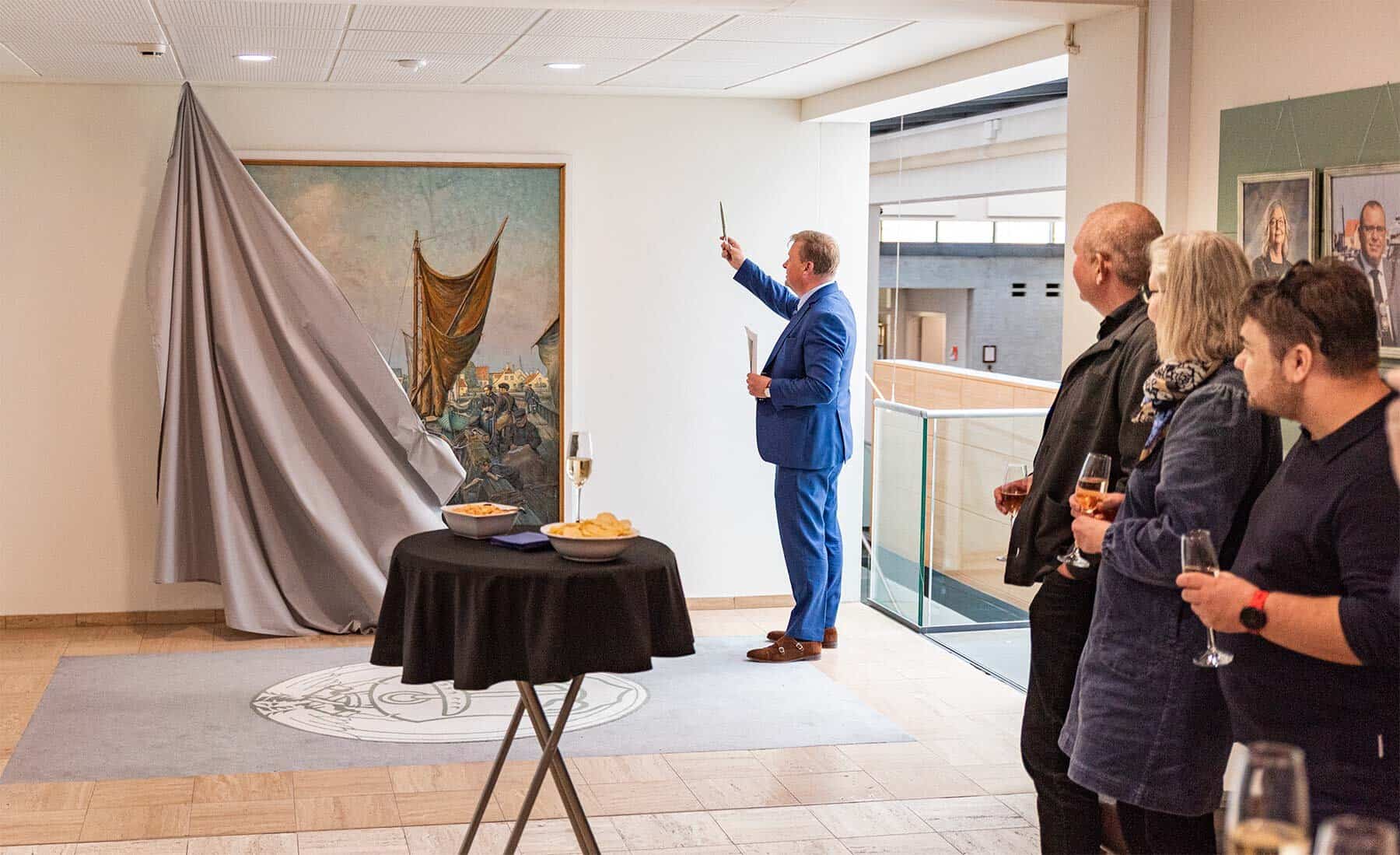 Klassisk Dragør-maleri kom på plads på rådhuset