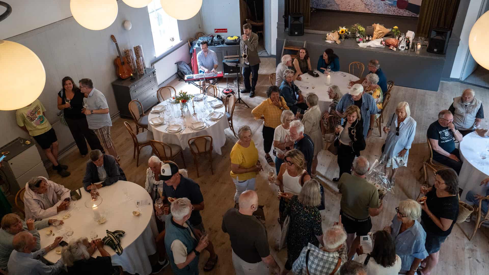 Beghuset sitrede af musik, mad og mennesker til stor åbningsfest