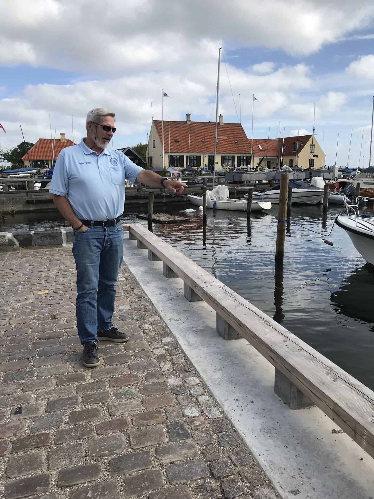En sommerdag med havnefogeden: »Det er vigtigt at stoppe og tale med folk, få en lille historie«