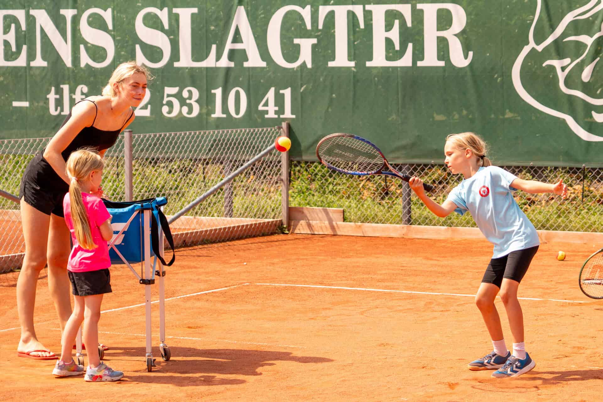 Første uge med tenniscamp for alle