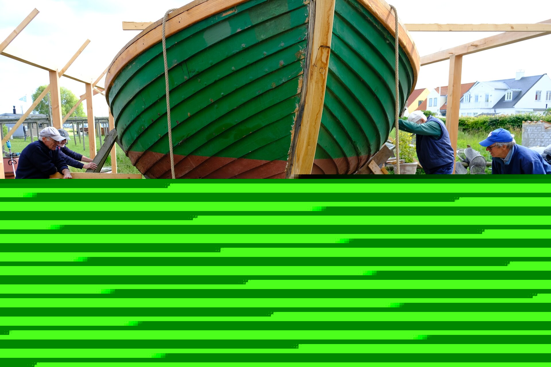 Frivillige bygger nyt hus omkring historisk båd
