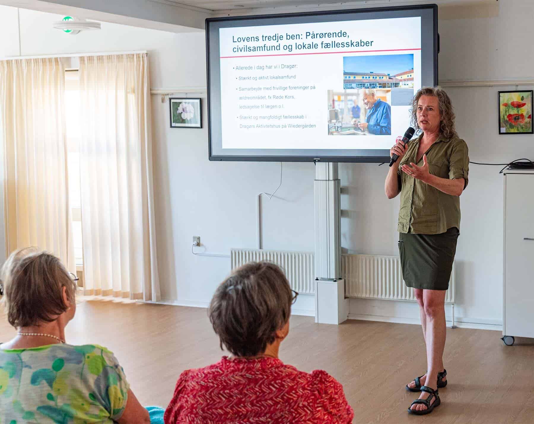 Støtte frem for hjælp