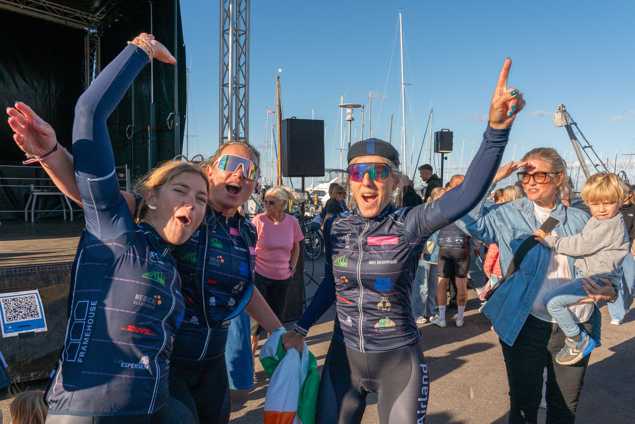 Stor opbakning, da cykelrytterne fra Race 500 kom i mål på havnen