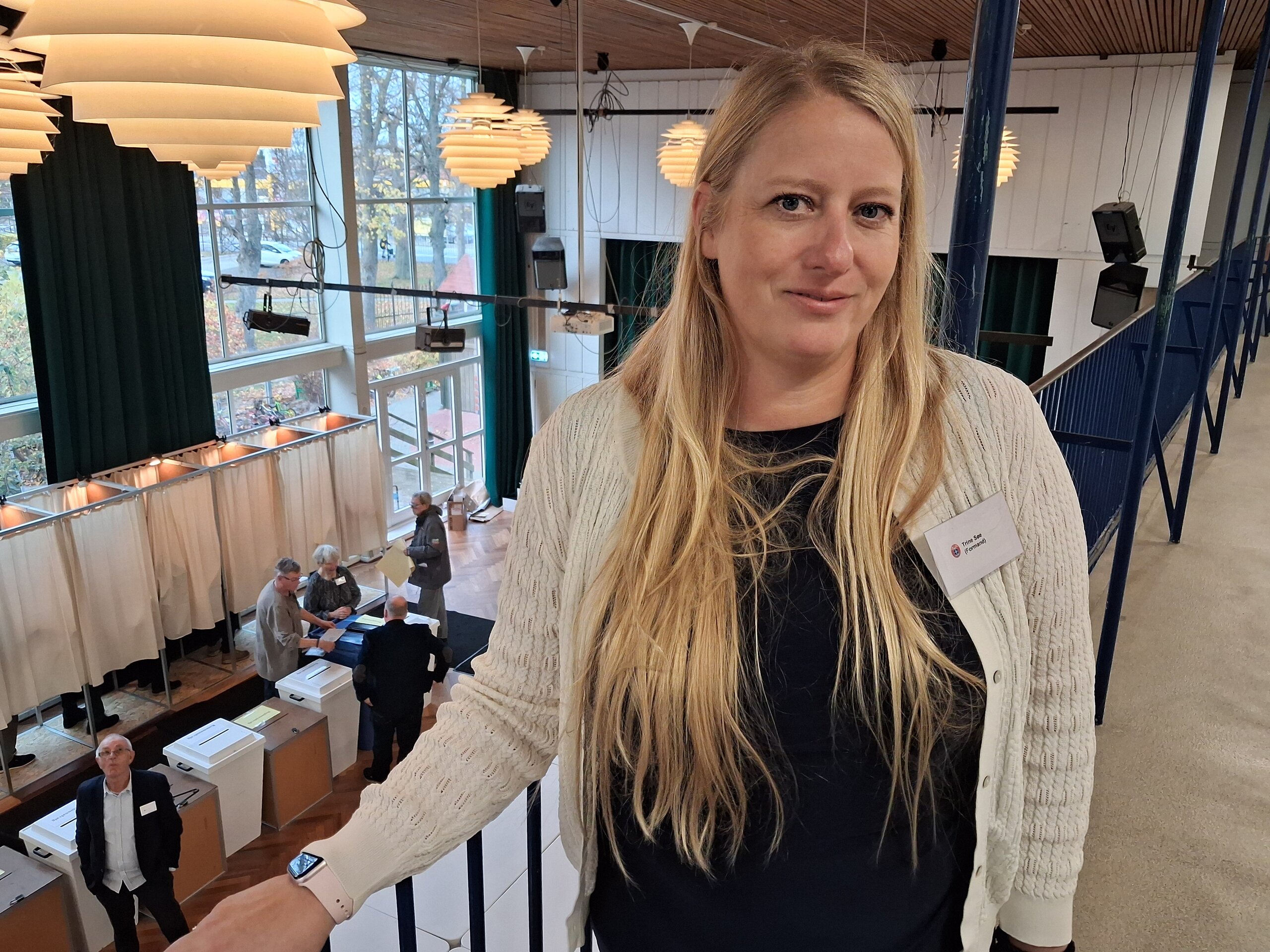 Spændt valgformand afventer aftenens resultat