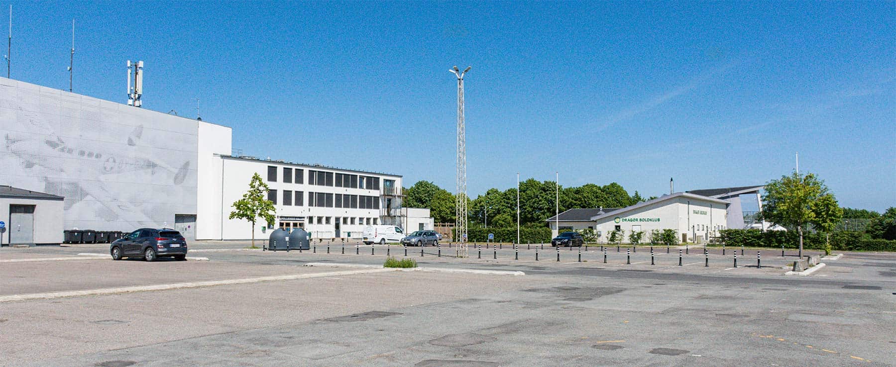 Omklædningsrum og udsugning skal fikses i Hollænderhallen