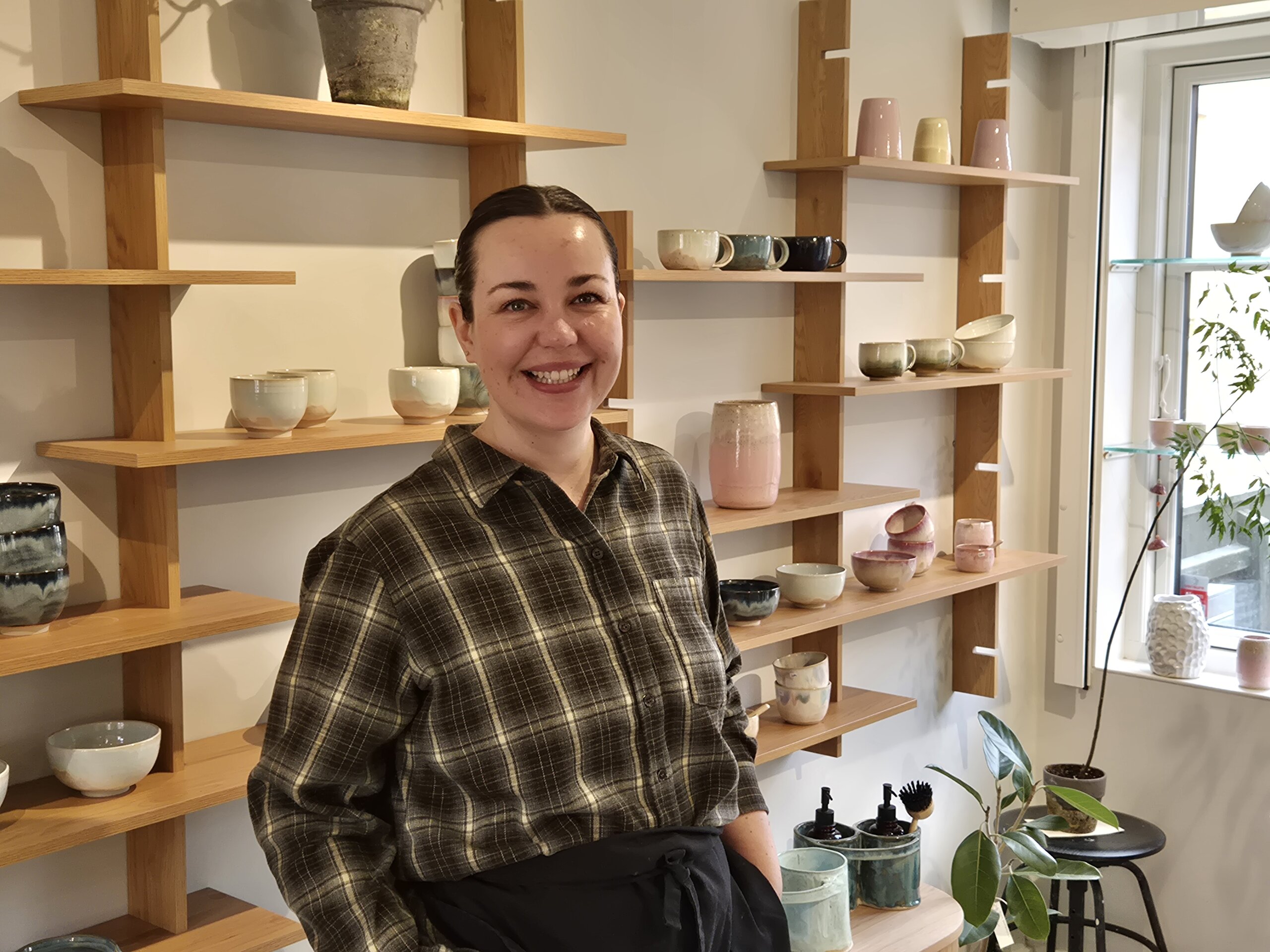 Keramik og blomster har føjet sig til Kongevejens butiksliv